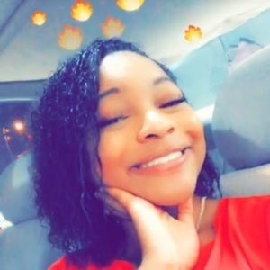 Meet your Posher, Deonyae